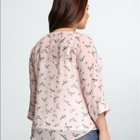 torrid Tops - 🕊NWOT Torrid Bird Print Chiffon Henley, Size 3🕊
